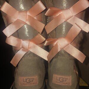 UGG Cancer Awareness Limited Edition Boots Size 7  US